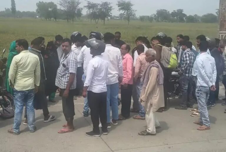 तेज रफ्तार का कहर: आमने-सामने भिड़ीं दो बाइक, तीन की हालत गंभीर