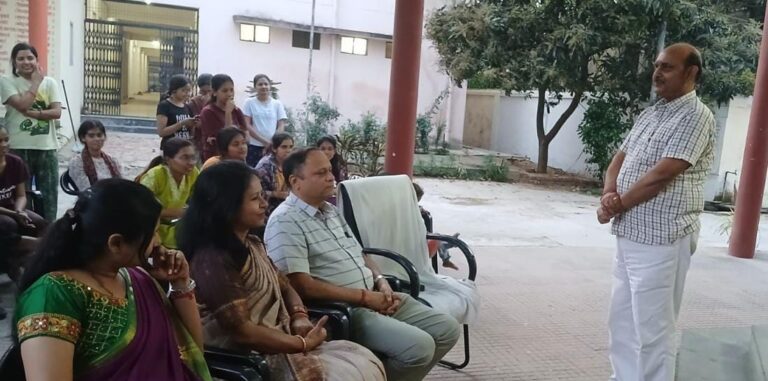 छात्रावास में सजी कला की महफिल, नृत्य-गायन व काव्य से छात्राओं ने जीता दिल