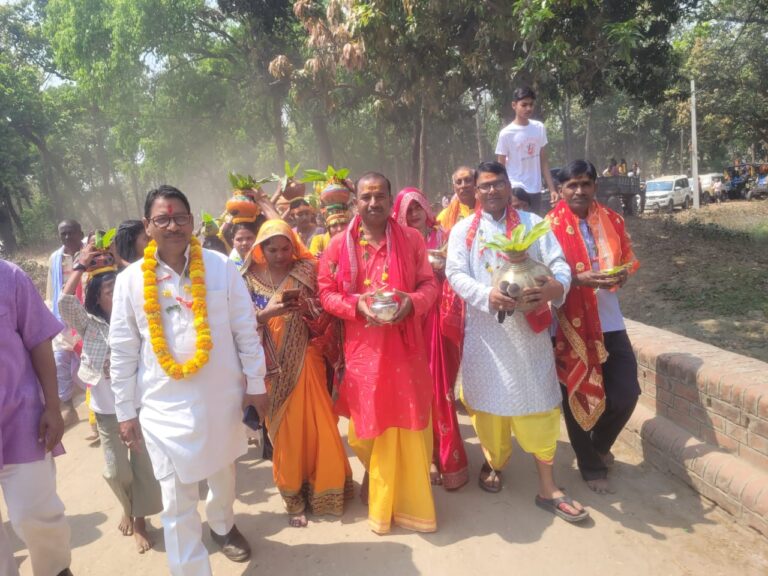 परसौनी बुजुर्ग में दिव्य रुद्र महायज्ञ की निकली भव्य शोभायात्रा, आस्था और उल्लास से सराबोर हुआ क्षेत्र