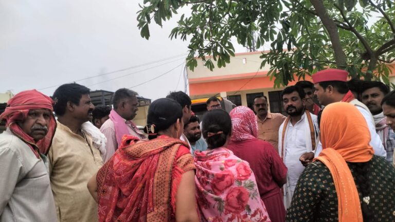 पाण्डेय हत्याकांड को लेकर थाने पर हंगामा, परिजनों ने पुलिस पर लगाए गंभीर आरोप