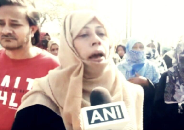 लखनऊ में मातम: खामेनेई की मौत पर महिलाओं का प्रदर्शन