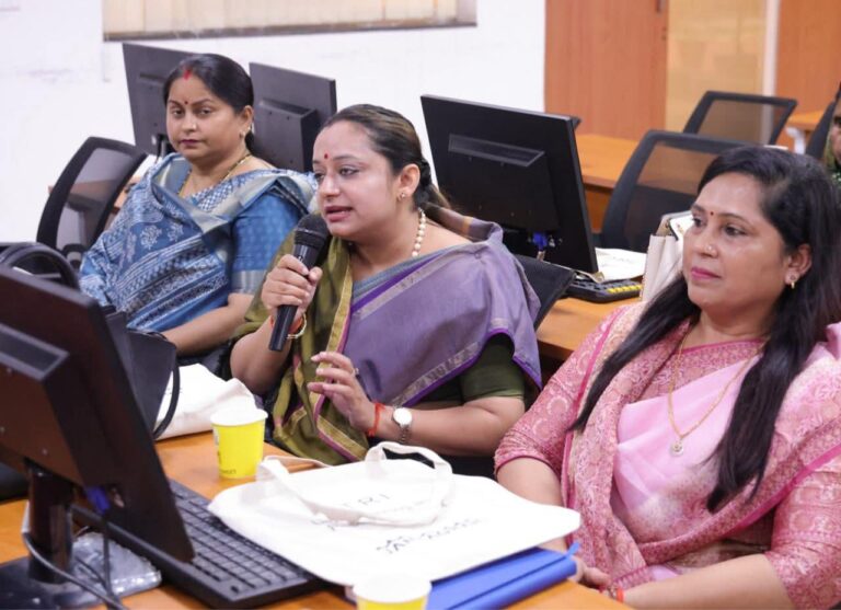Deoria News: बरहज में महिला अध्यक्षों की क्षमता संवर्धन कार्यशाला, नेतृत्व और सुशासन पर जोर