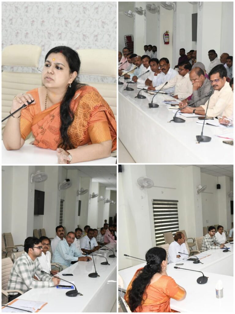 रबी कटाई में आग से बचाव को लेकर प्रशासन सख्त, कंबाइन मालिकों को दिए निर्देश