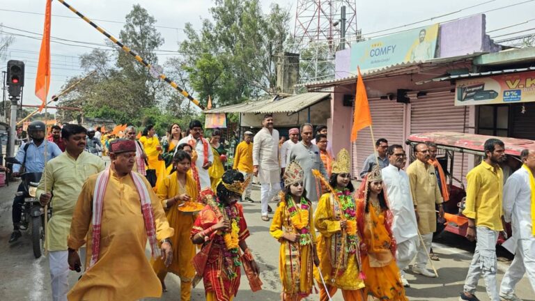 श्रीराम कथा का भव्य आयोजन, कलश यात्रा से हुआ शुभारंभ