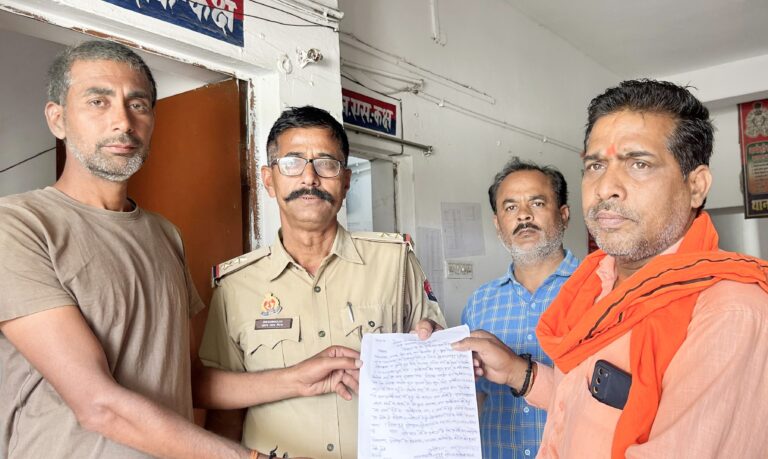 पराली में आग से मचा हड़कंप, ग्रामीणों की सतर्कता से टली बड़ी घटना