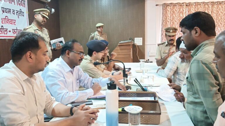 संपूर्ण समाधान दिवस में डीएम का सख्त संदेश, लापरवाही नहीं होगी बर्दाश्त