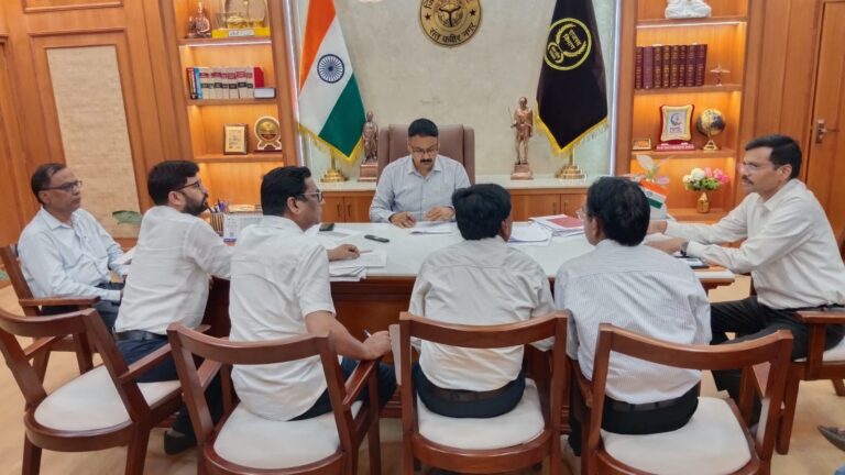 उर्वरक वितरण में फार्मर रजिस्ट्री होगी अनिवार्य, डीएम ने दिए सख्त निर्देश