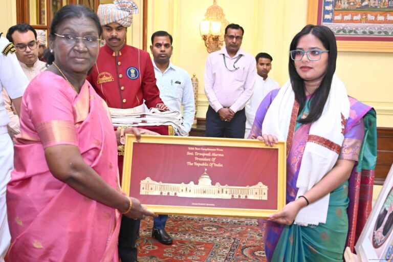 संतकबीरनगर की शिवांगी कांत का राष्ट्रपति भवन कार्यक्रम में चयन, लौटने पर भव्य स्वागत