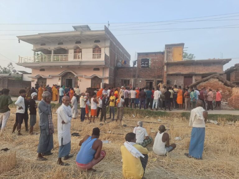 कलयुगी दामाद ने ससुराल में तिहरा हमला, पत्नी व सास की मौत, ससुर गंभीर