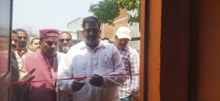 संजय तिवारी ने बरहज में भाजपा कार्यालय का किया उद्घाटन