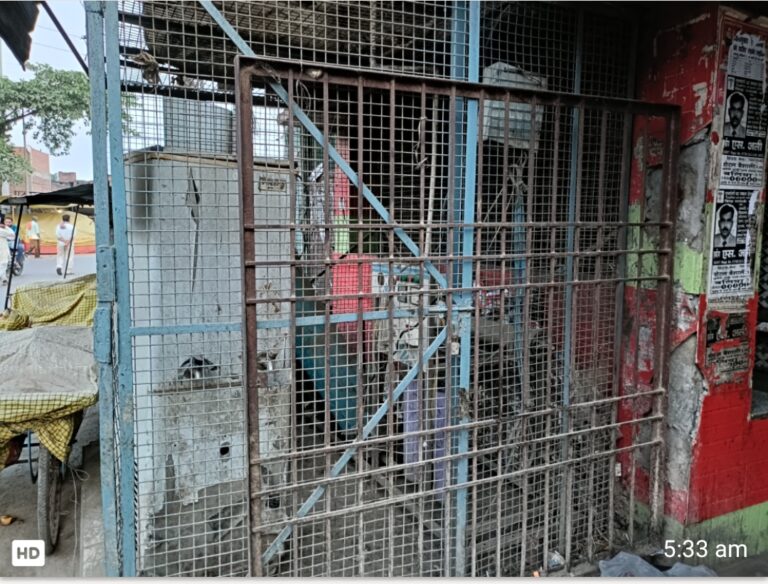 सिकन्दरपुर में खराब पड़े RO वॉटर कूलर बने शोपीस, भीषण गर्मी में जनता परेशान