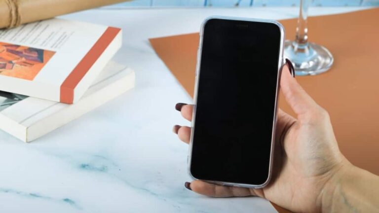 Tech Tips: गर्मियों में नहीं होगा फोन गर्म, कूल-कूल रखने के लिए अपनाएं ये आसान तरीके