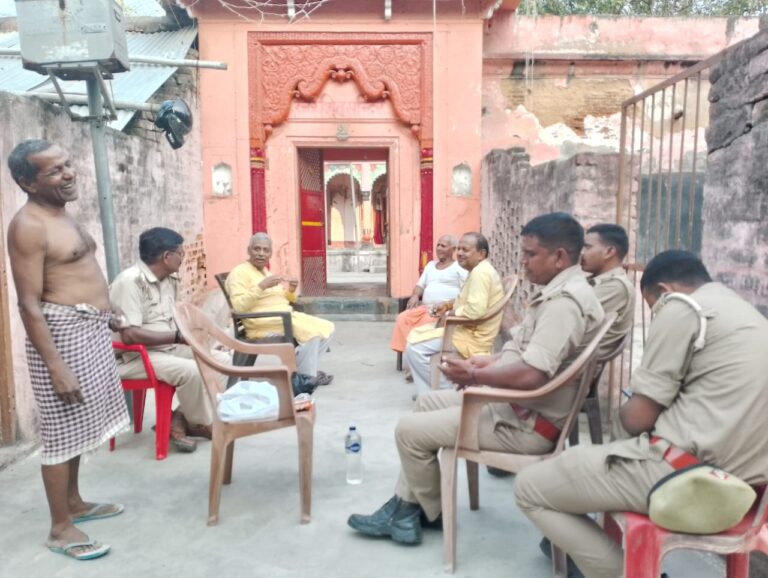 शिव मंदिर में रहस्यमयी चोरी से मचा हड़कंप, घड़ा और घंटी गायब; पुलिस जांच में जुटी
