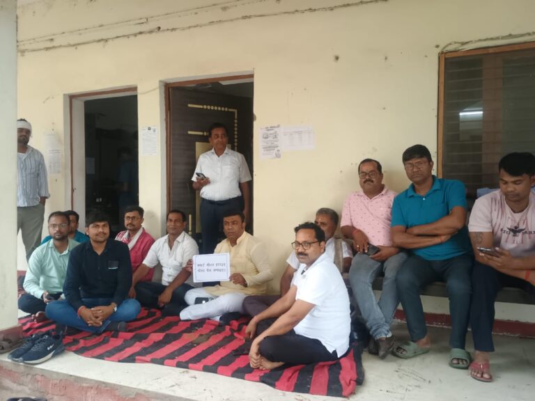 देवरिया: बिजली समस्या को लेकर उपभोक्ताओं में आक्रोश, 7 सूत्रीय मांगों का ज्ञापन सौंपा