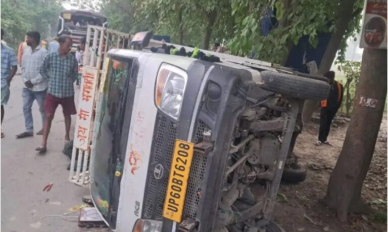 तेज रफ्तार ट्रक ने ऑर्केस्ट्रा टीम को रौंदा, 4 की मौत, 6 गंभीर