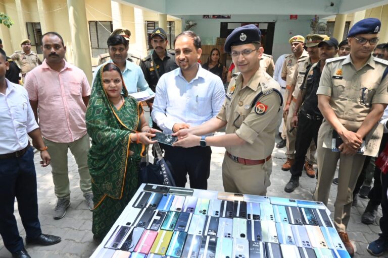 पुलिस की बड़ी सफलता:सर्विलांस सेल ने 101 खोए मोबाइल बरामद कर लौटाई लोगों की मुस्काननहीं