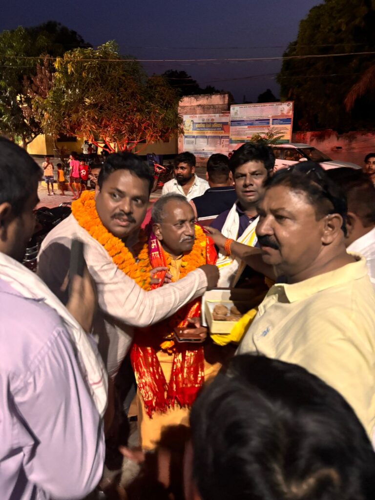 काली प्रसाद के जिलाध्यक्ष बनने से बदला सलेमपुर का राजनीतिक समीकरण, रणविजय समर्थकों में बढ़ा उत्साह