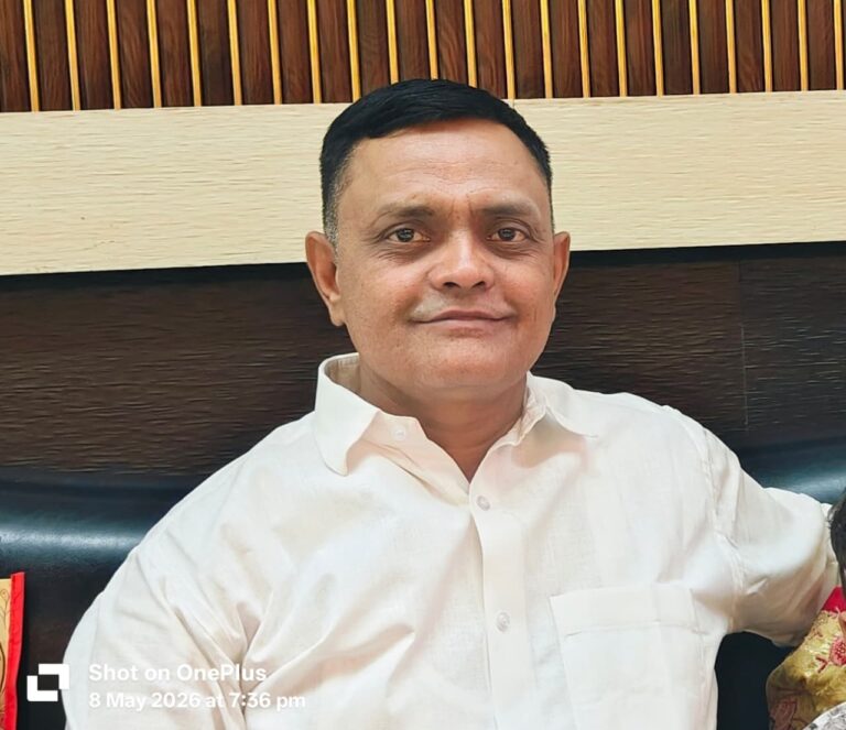 Ballia News: शत-प्रतिशत जनगणना कार्य पूर्ण होने पर शिक्षक धनंजय कुमार राय को मिली बधाई