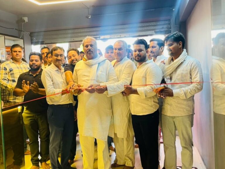 देवरिया: बरहज में रॉयल फिटनेस क्लब का भव्य उद्घाटन, युवाओं में उत्साह