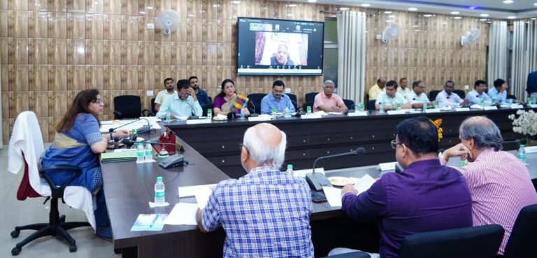 कार्य परिषद की बैठक में तीन प्रोफेसर ऑफ प्रैक्टिस और नई नियुक्तियों को मंजूरी, 25 शिक्षक बने वरिष्ठ आचार्य