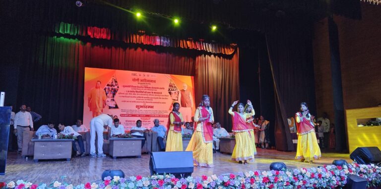 शिक्षकों को कैशलेस इलाज की सुविधा, 1.10 करोड़ विद्यार्थियों के खातों में पहुंची डीबीटी राशि