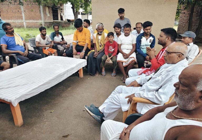 डीएपी की किल्लत पर सपा ने जताई नाराजगी