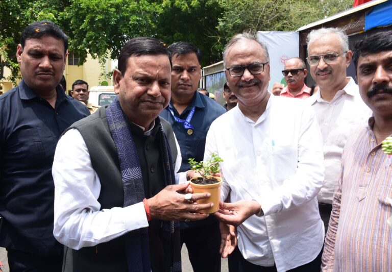 बीबीएयू में ‘वृक्षारोपण महायज्ञ 2026’ के तहत लगाए गए 8,500 पौधे, प्रदेश भाजपाध्यक्ष पंकज चौधरी ने किया शुभारंभ