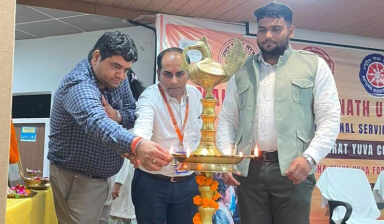 नशामुक्त युवा ही विकसित भारत की सबसे बड़ी ताकत: महायोगी गोरखनाथ विश्वविद्यालय में ‘विकसित भारत यूथ कनेक्ट’ कार्यक्रम