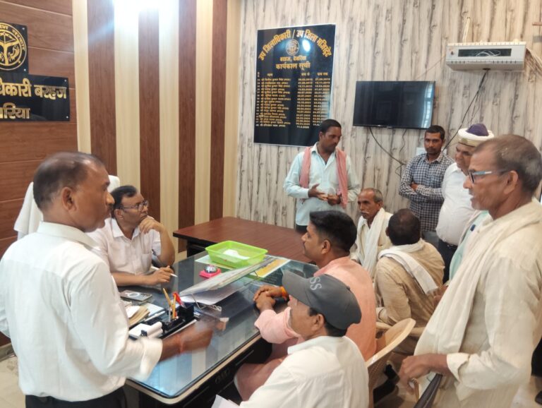 बाढ़ से घिरे भदिला अव्वल गांव के लिए सरकारी नाव उपलब्ध कराने की मांग