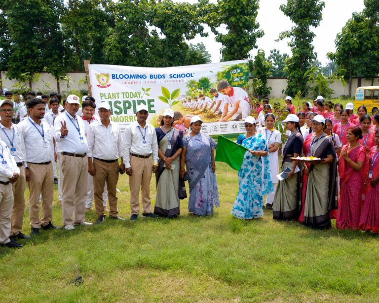 हरियाली का संदेश देने निकली पौधरोपण जागरूकता रैली, विद्यार्थियों ने लिया पर्यावरण संरक्षण का संकल्प