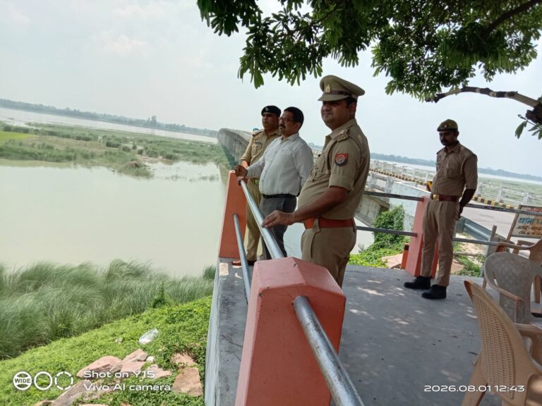 तामेश्वरनाथ धाम में जलाभिषेक की तैयारियां तेज, एडीएम-एएसपी ने किया निरीक्षण