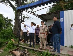 नारायणी उफनाई, 350 परिवारों पर बाढ़ का खतरा,गंडक बैराज से 4.16 लाख क्यूसेक पानी छोड़े जाने से बढ़ी चिंता