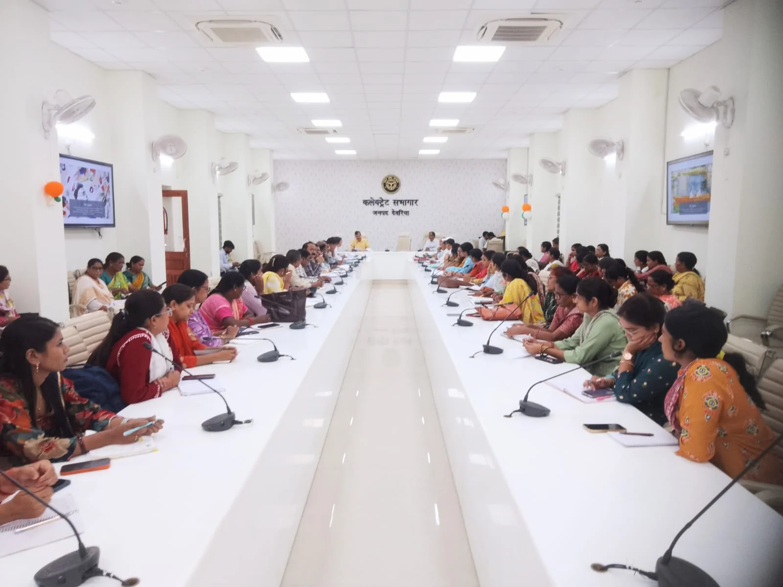 पोषण योजनाओं में लापरवाही पर डीएम सख्त, सीडीपीओ को प्रतिकूल प्रविष्टि के निर्देश