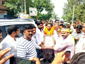 पिता की विरासत संभालने के बाद पहली बार सिकंदरपुर पहुंचे यूकेश सिंह प्रिंस, हुआ जोरदार स्वागत